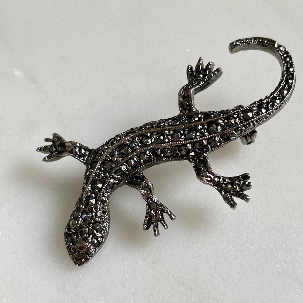 Rhinestone Lizard Brooch Pin in Gunmetal Black